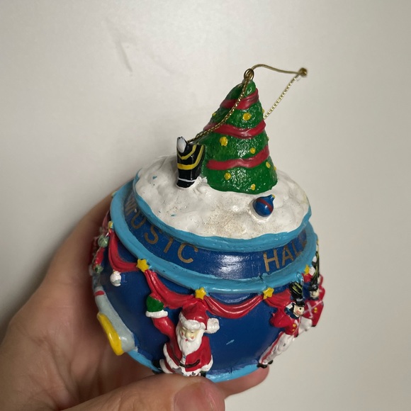 NWT Radio City Music Hall ornament - Picture 4 of 5